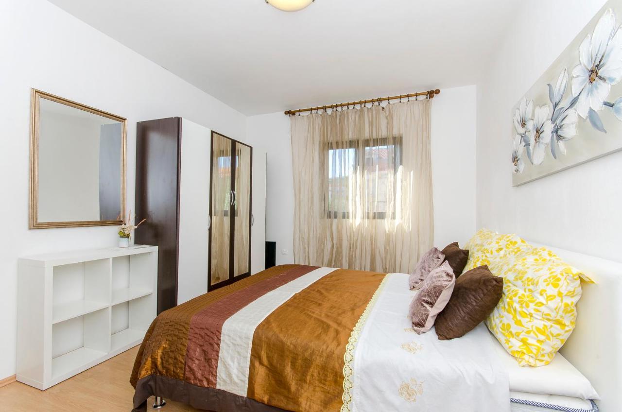 Apartments Derado Супетар Экстерьер фото