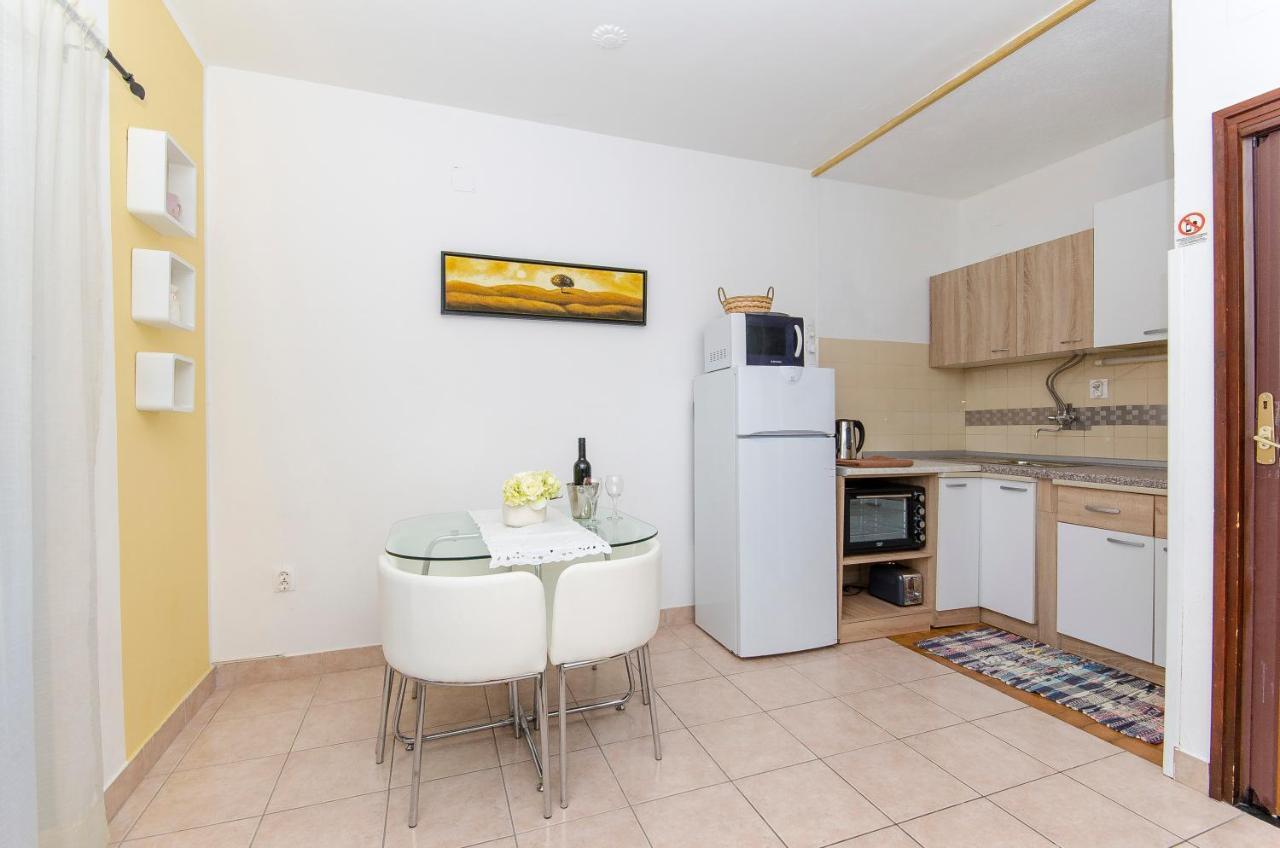 Apartments Derado Супетар Экстерьер фото